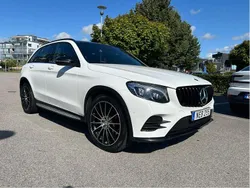 Vit Begagnad 2017 Mercedes GLC220 AMG line SUV | 239 000 kr (Marknadspris)
