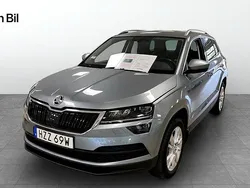 Grå Begagnad 2021 Skoda Karoq Style SUV | 229 900 kr (Marknadspris)