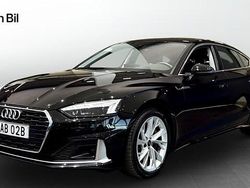 Brilliantsvart Begagnad 2022 Audi A5 Sportback Advanced Plus Halvkombi | 374 000 kr (Marknadspris)