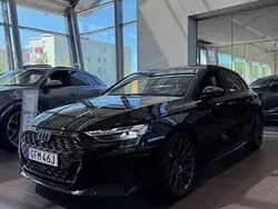 Mytsvart metallic Ny 2025 Audi RS3 Sportback Halvkombi | 748 500 kr (Dyr)