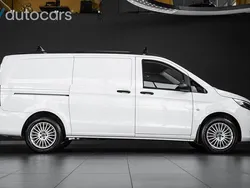 Röd (vit) Begagnad 2020 Mercedes Vito SE Minibuss | 448 750 kr (Marknadspris)