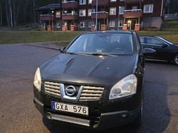 Svart Begagnad 2008 Nissan Qashqai SUV | 35 000 kr (Bra pris)