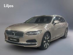 Grå Begagnad 2024 Volvo V90 Core Kombi | 419 000 kr (Marknadspris)