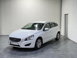 Vit Begagnad 2011 Volvo V60 Summum Kombi | 69 900 kr (Bra pris)