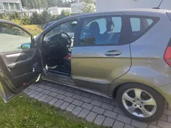 Grå Begagnad 2005 Mercedes A200 Avantgarde Halvkombi | 16 000 kr (Marknadspris)