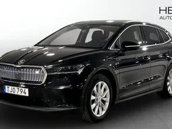 Svart (black) Begagnad 2021 Skoda Enyaq iV SUV | 389 900 kr (Marknadspris)