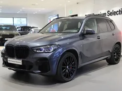 Grå Begagnad 2022 BMW X5 M Sport SUV | 759 000 kr