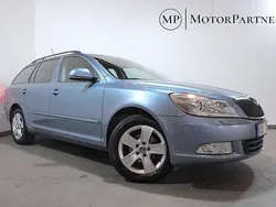 Ljusgrå Begagnad 2009 Skoda Octavia Elegance Kombi | 64 900 kr (Marknadspris)