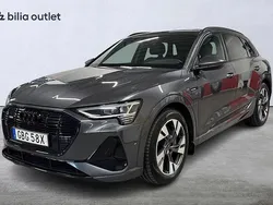 Grå Begagnad 2022 Audi e-tron S-Line SUV | 399 900 kr (Superpris)