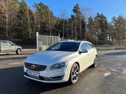 Vit Begagnad 2014 Volvo V60 Ocean Race Kombi | 164 900 kr (Marknadspris)
