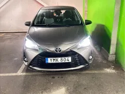 Grå Begagnad 2018 Toyota Yaris Edition Halvkombi | 132 500 kr (Marknadspris)