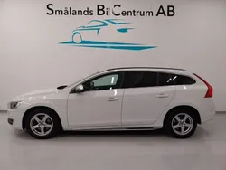 Vit Begagnad 2014 Volvo V60 Momentum Kombi | 154 900 kr (Marknadspris)