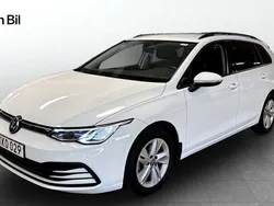Vit Begagnad 2022 VW Golf VIII Kombi | 264 800 kr (Marknadspris)