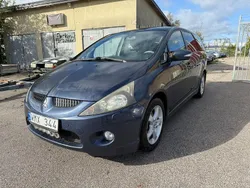 Mörkblå Begagnad 2004 Mitsubishi Grandis Minibuss | 38 900 kr (Lite dyr)