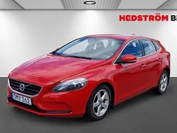 Röd Begagnad 2016 Volvo V40 Kombi | 124 000 kr (Marknadspris)