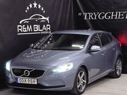 Ljusblå Begagnad 2016 Volvo V40 Kombi | 184 800 kr (Marknadspris)