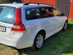 Vit Begagnad 2014 Volvo V70 Momentum Kombi | 119 000 kr (Marknadspris)