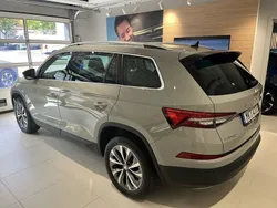 Grå Begagnad 2022 Skoda Kodiaq Style SUV | 354 900 kr (Bra pris)