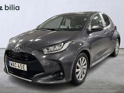 Mörkgrå Begagnad 2022 Toyota Yaris Hybrid Edition Halvkombi | 239 900 kr (Lite dyr)