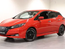 Röd Begagnad 2022 Nissan Leaf N-Connecta Halvkombi | 179 000 kr (Marknadspris)