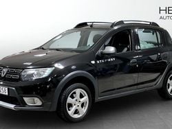 Svart Begagnad 2017 Dacia Sandero Stepway SUV | 69 900 kr (Bra pris)