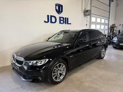 Svart Begagnad 2022 BMW 330e Sport Line Kombi | 259 800 kr (Superpris)