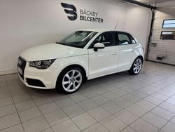 Vit Begagnad 2012 Audi A1 Sportback Halvkombi | 134 000 kr (Marknadspris)