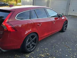 Röd Begagnad 2011 Volvo V60 R-Design Kombi | 175 000 kr (Lite dyr)