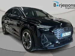 Svart Ny 2025 Audi Q4 Sportback e-tron S-Line SUV | 749 200 kr (Dyr)