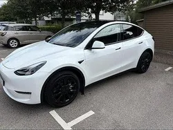 Vit Begagnad 2024 Tesla Model Y Long Range SUV | 455 000 kr