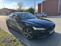 Svart Begagnad 2020 Volvo S60 R-Design Sedan | 284 900 kr (Bra pris)
