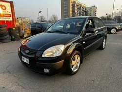 Svart Begagnad 2008 Kia Rio 4 Halvkombi | 39 900 kr (Marknadspris)