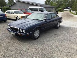 Mörkblå Begagnad 1998 Jaguar XJ Executive Sedan | 80 000 kr