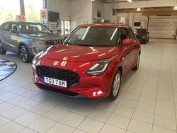 Röd Ny 2024 Suzuki Swift Halvkombi | 241 400 kr (Marknadspris)