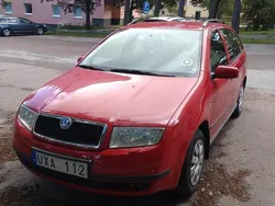 Röd Begagnad 2004 Skoda Fabia Kombi | 15 000 kr (Marknadspris)