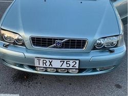 Grön Begagnad 2003 Volvo V40 Kombi | 25 000 kr (Lite dyr)