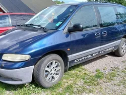 Blå Begagnad 2000 Chrysler Grand Voyager Minibuss | 5 000 kr