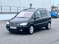 Svart Begagnad 2001 Opel Zafira Minibuss | 11 900 kr