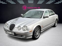 Ljusgrå Begagnad 2000 Jaguar S-Type S Sedan | 37 900 kr (Marknadspris)