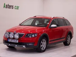 Röd Begagnad 2015 Skoda Octavia Scout Kombi | 99 900 kr (Bra pris)
