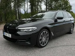 Svart Begagnad 2021 BMW 530e Sport Line Kombi | 358 000 kr (Marknadspris)