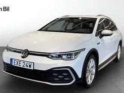 Vit Begagnad 2022 VW Golf Alltrack Kombi | 334 900 kr (Marknadspris)