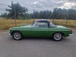 Grön Begagnad 1967 MG B Cab | 175 900 kr