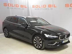 Svart (onyx black) Begagnad 2023 Volvo V60 Core Kombi | 389 900 kr (Bra pris)