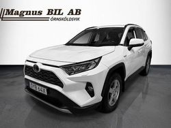 Vit Begagnad 2021 Toyota RAV4 Hybrid Active SUV | 269 900 kr (Marknadspris)