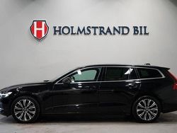 Svart Begagnad 2023 Volvo V60 Core Kombi | 389 900 kr (Marknadspris)