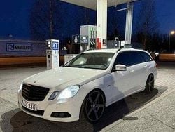 Vit Begagnad 2010 Mercedes E200 Classic Kombi | 85 000 kr (Marknadspris)