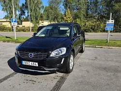 Svart Begagnad 2014 Volvo XC60 SUV | 175 000 kr (Marknadspris)