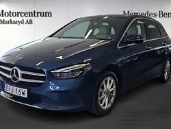 Mörkblå Begagnad 2019 Mercedes B200 Minibuss | 289 000 kr