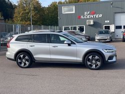 Silver Begagnad 2020 Volvo V60 CC Kombi | 349 900 kr (Marknadspris)